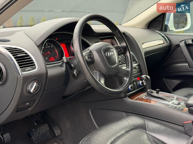 Внедорожник / Кроссовер Audi Q7 2011 в Ужгороде