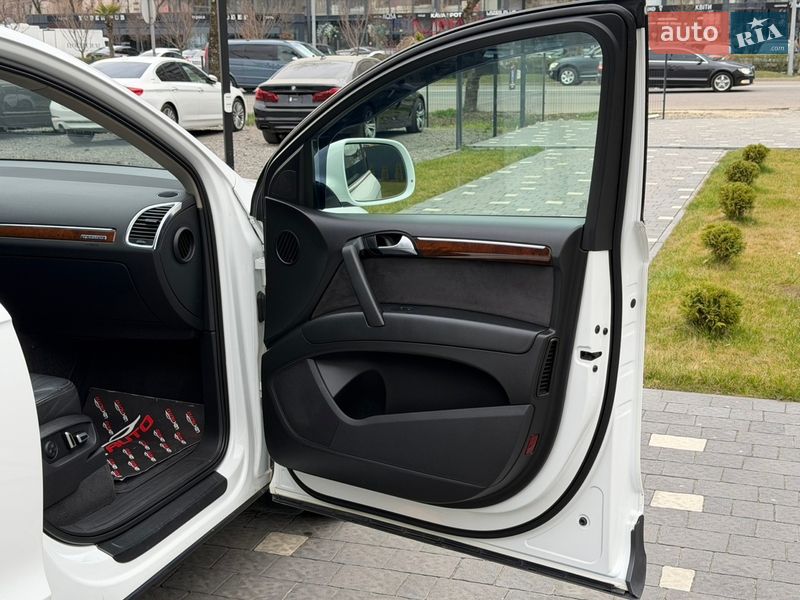 Внедорожник / Кроссовер Audi Q7 2011 в Ужгороде