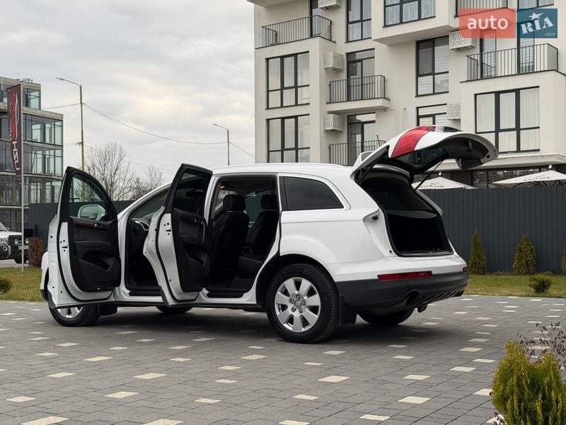 Внедорожник / Кроссовер Audi Q7 2011 в Ужгороде