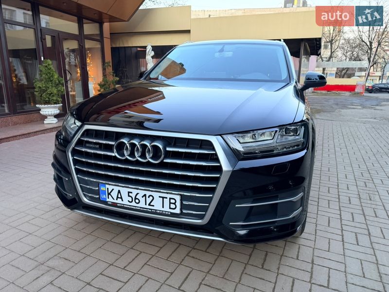 Внедорожник / Кроссовер Audi Q7 2016 в Хмельницком