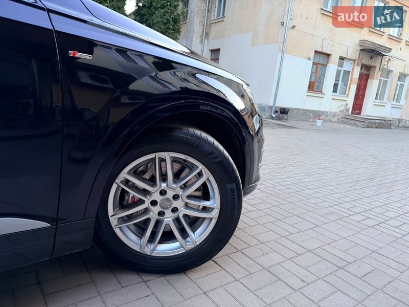 Внедорожник / Кроссовер Audi Q7 2016 в Хмельницком