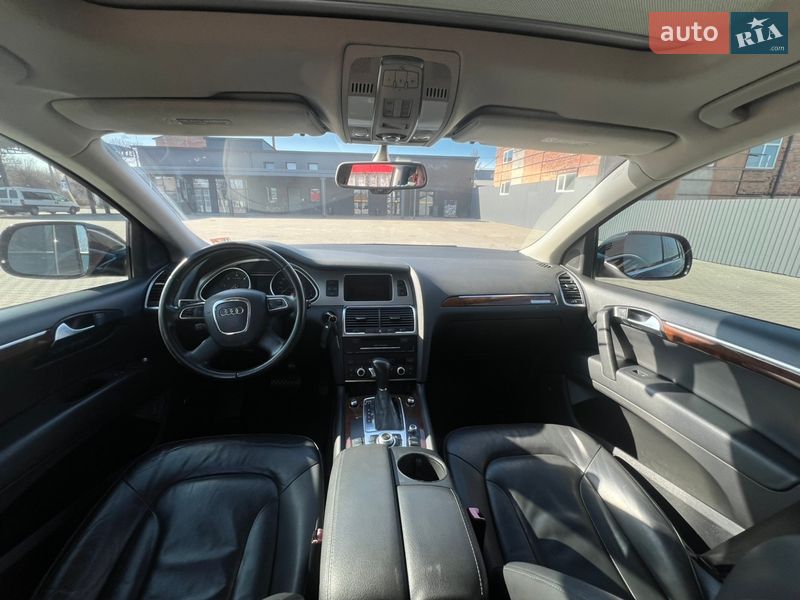 Внедорожник / Кроссовер Audi Q7 2011 в Нововолынске