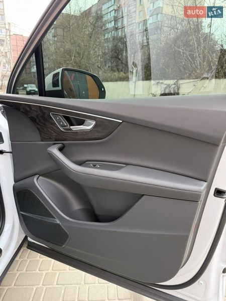 Позашляховик / Кросовер Audi Q7 2023 в Дніпрі фото 21 Позашляховик / Кросовер Audi Q7 2023 в Дніпрі