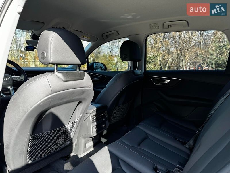 Позашляховик / Кросовер Audi Q7 2023 в Києві фото 31 Позашляховик / Кросовер Audi Q7 2023 в Києві
