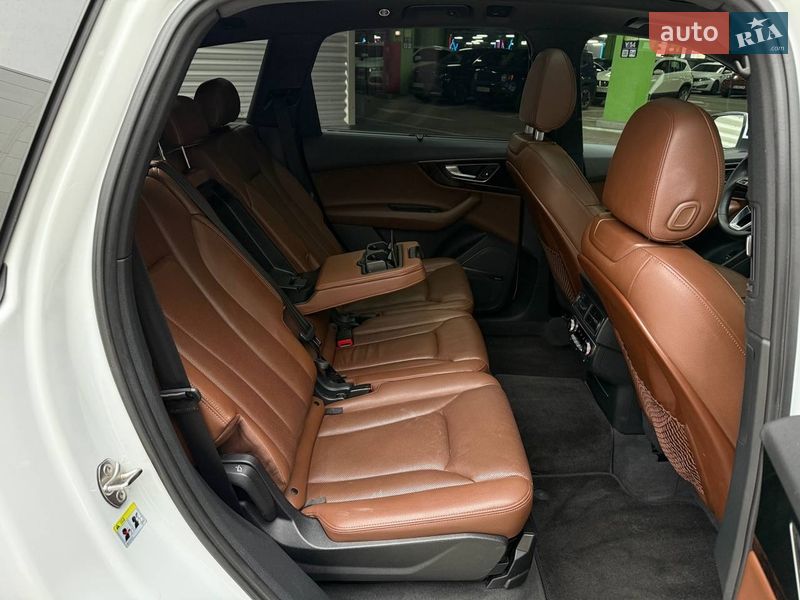 Позашляховик / Кросовер Audi Q7 2016 в Києві фото 15 Позашляховик / Кросовер Audi Q7 2016 в Києві