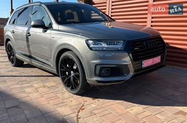 Внедорожник / Кроссовер Audi Q7 2016 в Новояворовске