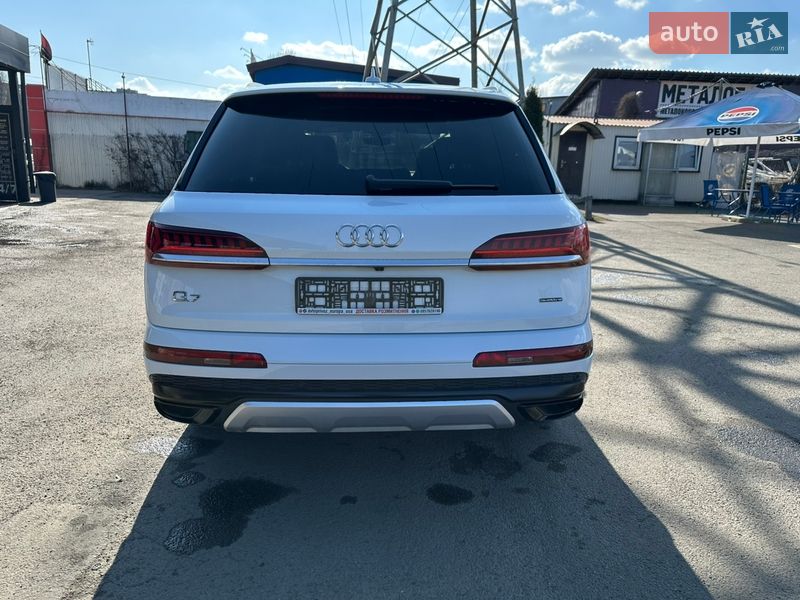 Позашляховик / Кросовер Audi Q7 2021 в Києві
