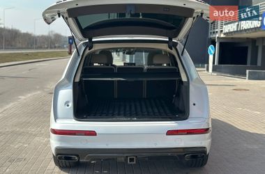 Внедорожник / Кроссовер Audi Q7 2016 в Киеве