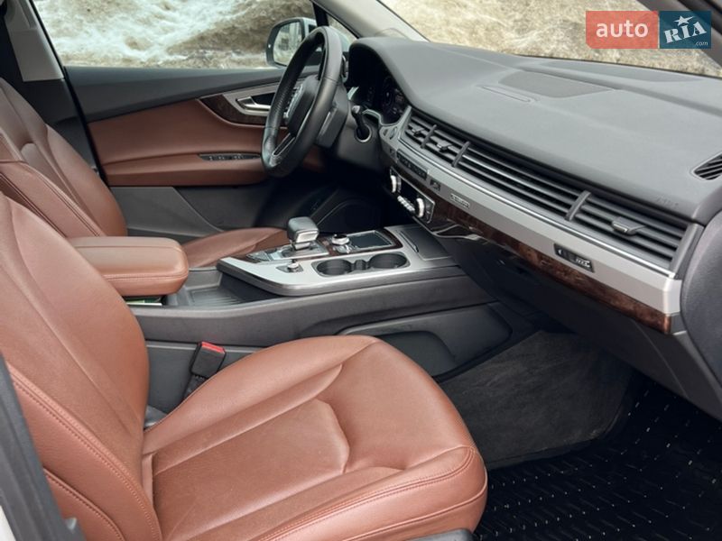Внедорожник / Кроссовер Audi Q7 2019 в Киеве