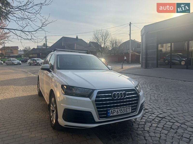 Позашляховик / Кросовер Audi Q7 2017 в Мукачевому