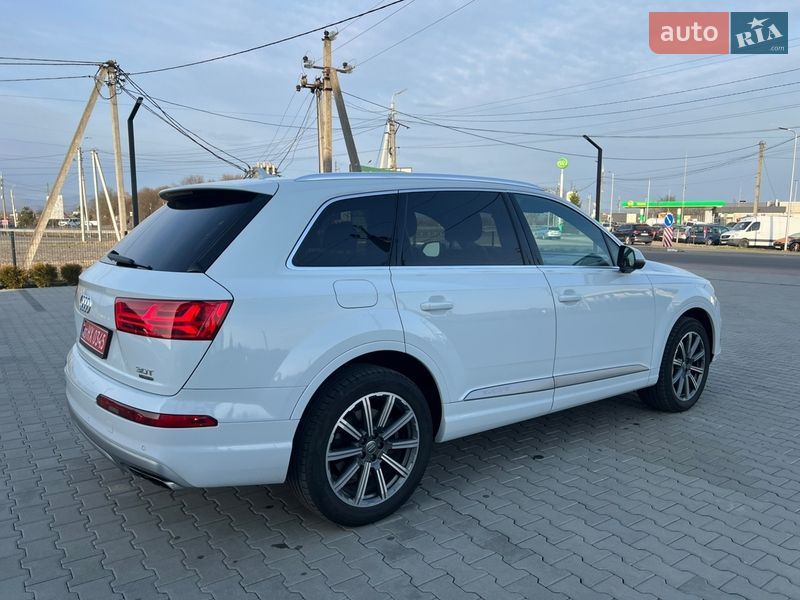 Внедорожник / Кроссовер Audi Q7 2016 в Хусте