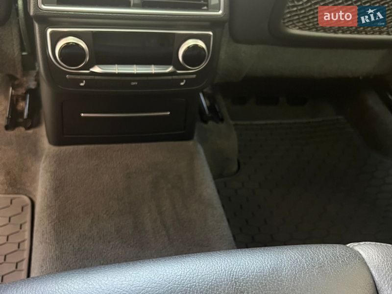 Внедорожник / Кроссовер Audi Q7 2016 в Хусте