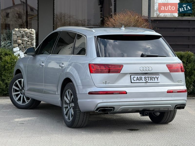 Внедорожник / Кроссовер Audi Q7 2017 в Стрые