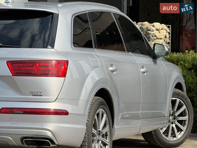 Внедорожник / Кроссовер Audi Q7 2017 в Стрые