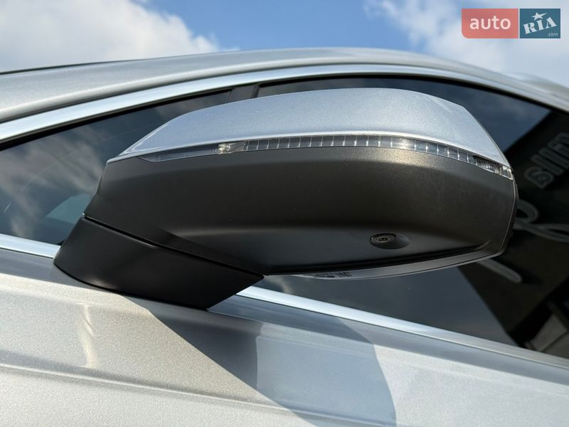 Внедорожник / Кроссовер Audi Q7 2017 в Стрые