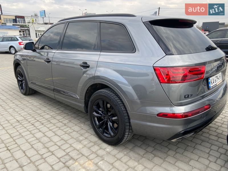 Внедорожник / Кроссовер Audi Q7 2016 в Черновцах