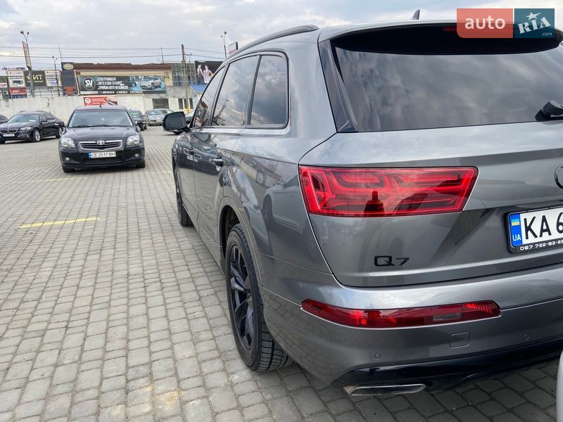 Внедорожник / Кроссовер Audi Q7 2016 в Черновцах