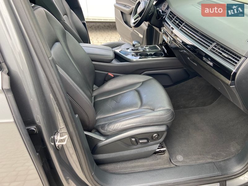 Внедорожник / Кроссовер Audi Q7 2016 в Черновцах