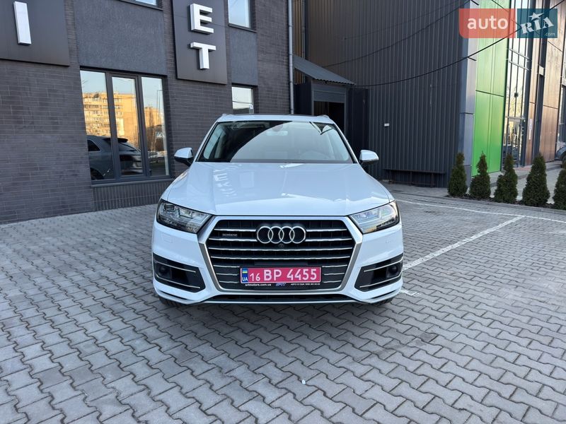 Внедорожник / Кроссовер Audi Q7 2016 в Киеве