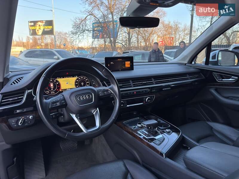 Внедорожник / Кроссовер Audi Q7 2016 в Киеве