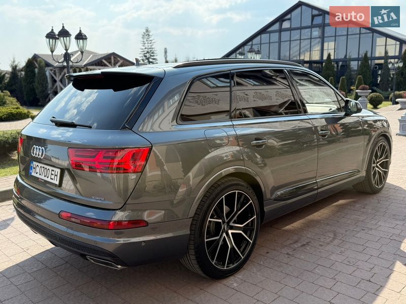 Внедорожник / Кроссовер Audi Q7 2016 в Стрые