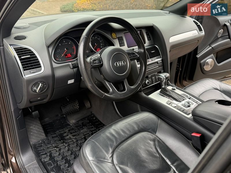 Позашляховик / Кросовер Audi Q7 2010 в Рівному