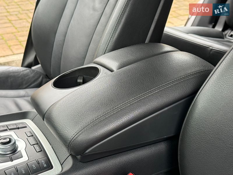 Позашляховик / Кросовер Audi Q7 2010 в Рівному