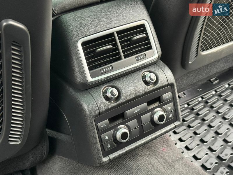 Позашляховик / Кросовер Audi Q7 2010 в Рівному