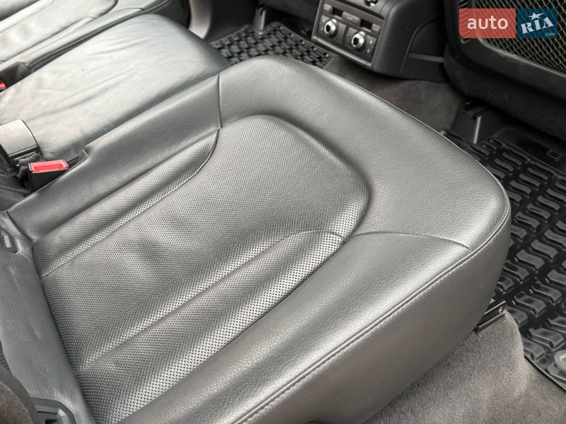 Позашляховик / Кросовер Audi Q7 2010 в Рівному