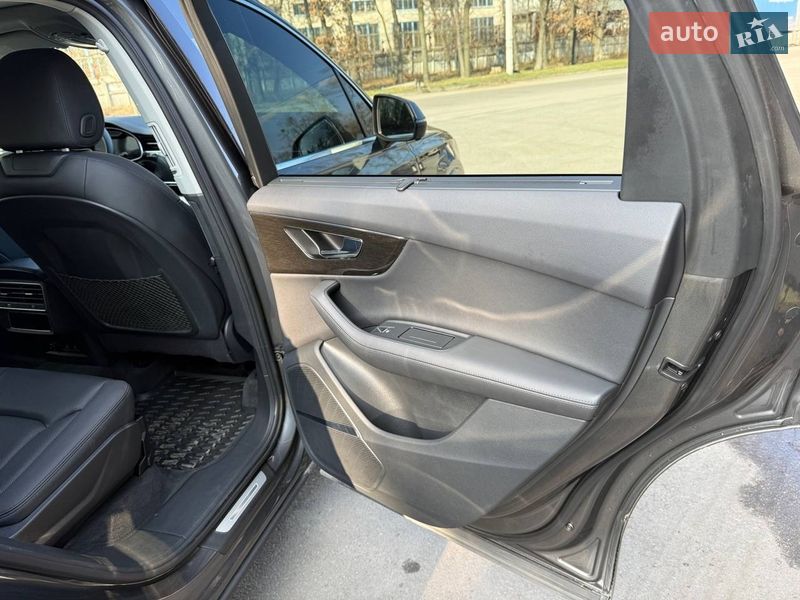 Позашляховик / Кросовер Audi Q7 2023 в Києві фото 27 Позашляховик / Кросовер Audi Q7 2023 в Києві