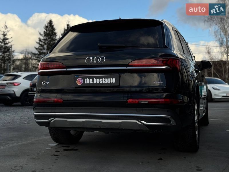 Позашляховик / Кросовер Audi Q7 2019 в Рівному