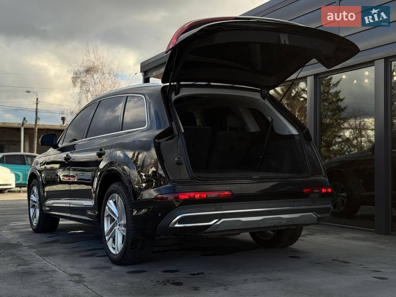 Позашляховик / Кросовер Audi Q7 2019 в Рівному