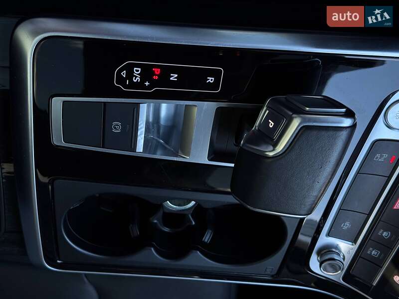 Позашляховик / Кросовер Audi Q7 2019 в Рівному