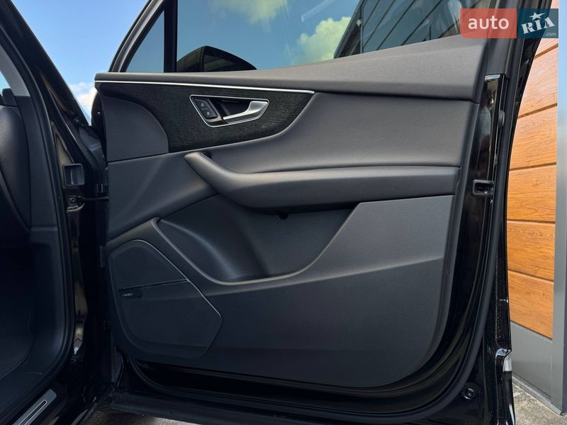 Позашляховик / Кросовер Audi Q7 2019 в Рівному