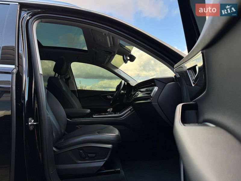 Позашляховик / Кросовер Audi Q7 2019 в Рівному