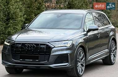 Внедорожник / Кроссовер Audi Q7 2020 в Ровно