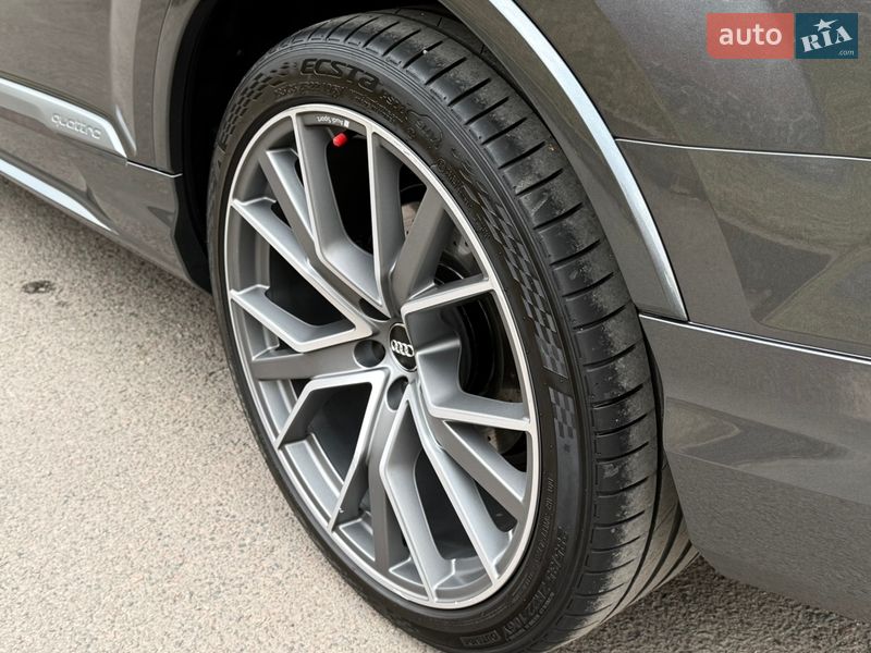 Внедорожник / Кроссовер Audi Q7 2020 в Ровно