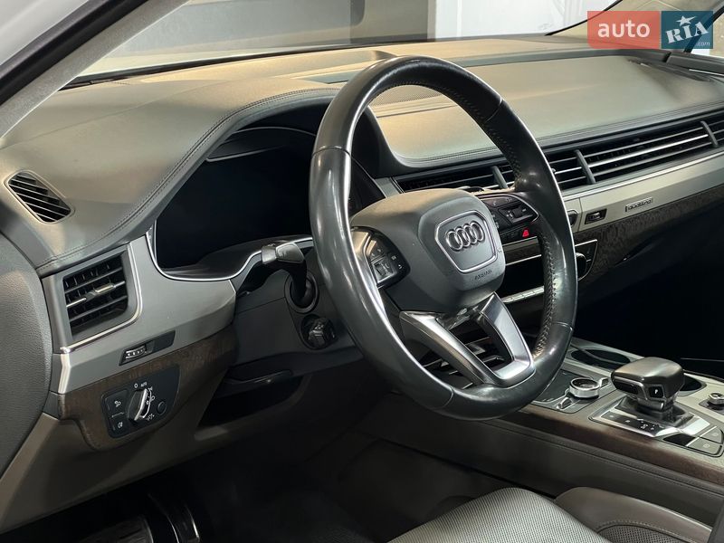Позашляховик / Кросовер Audi Q7 2015 в Одесі