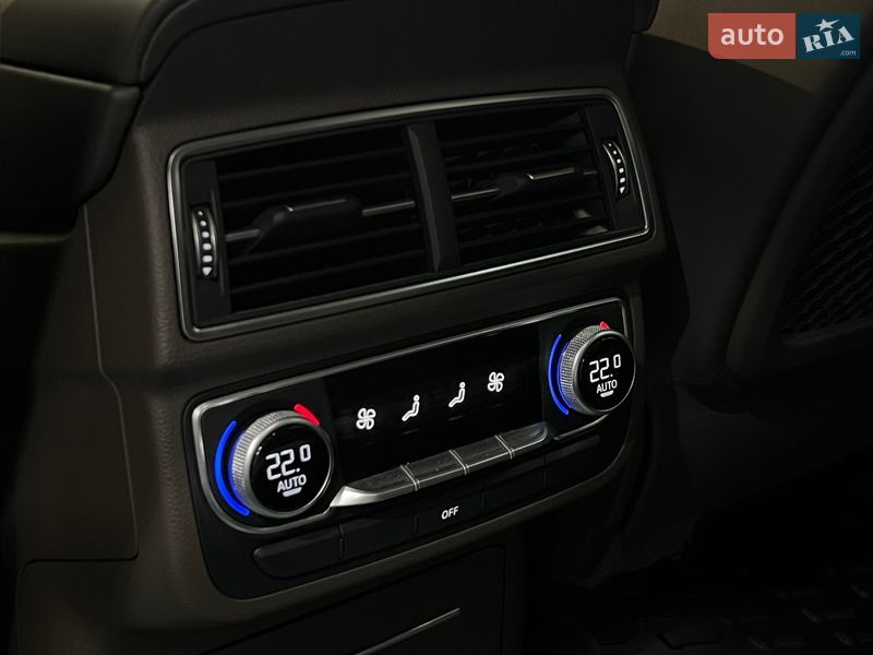 Позашляховик / Кросовер Audi Q7 2015 в Одесі