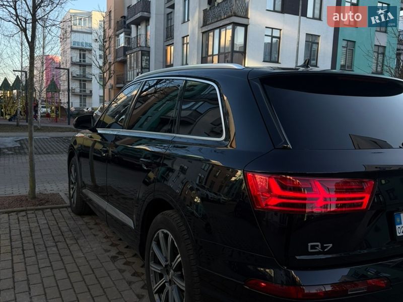 Внедорожник / Кроссовер Audi Q7 2015 в Киеве