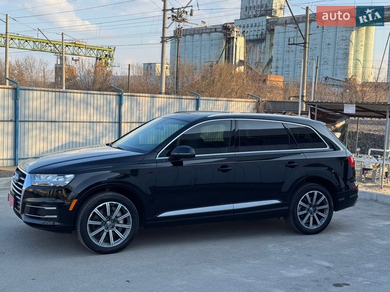 Позашляховик / Кросовер Audi Q7 2019 в Фастові