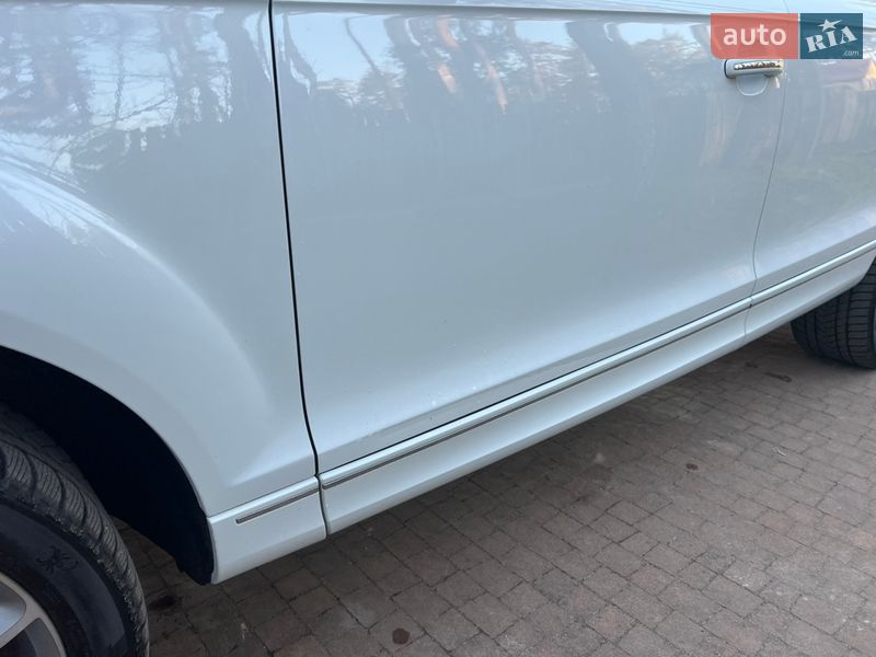 Позашляховик / Кросовер Audi Q7 2012 в Києві фото 39 Позашляховик / Кросовер Audi Q7 2012 в Києві