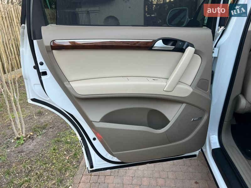 Позашляховик / Кросовер Audi Q7 2012 в Києві фото 92 Позашляховик / Кросовер Audi Q7 2012 в Києві