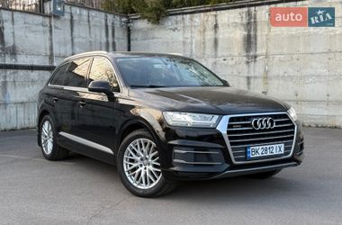 Внедорожник / Кроссовер Audi Q7 2015 в Ровно