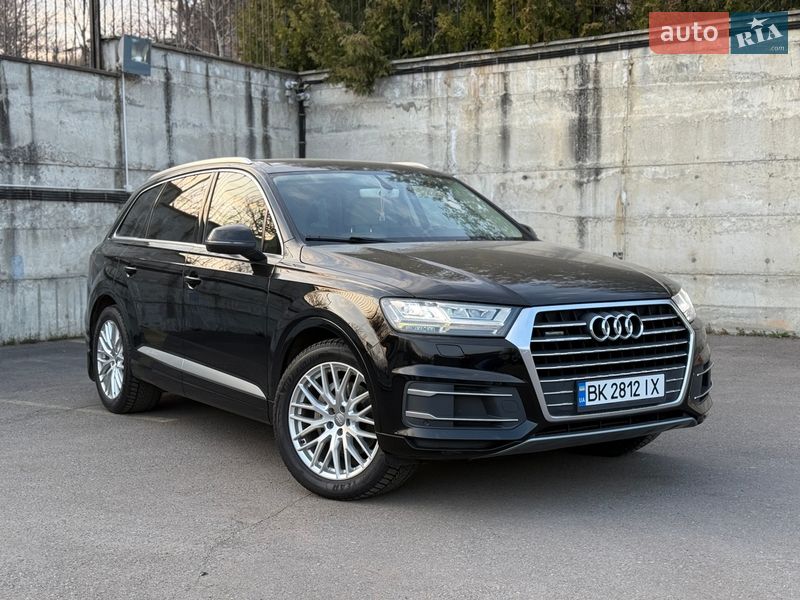 Внедорожник / Кроссовер Audi Q7 2015 в Ровно