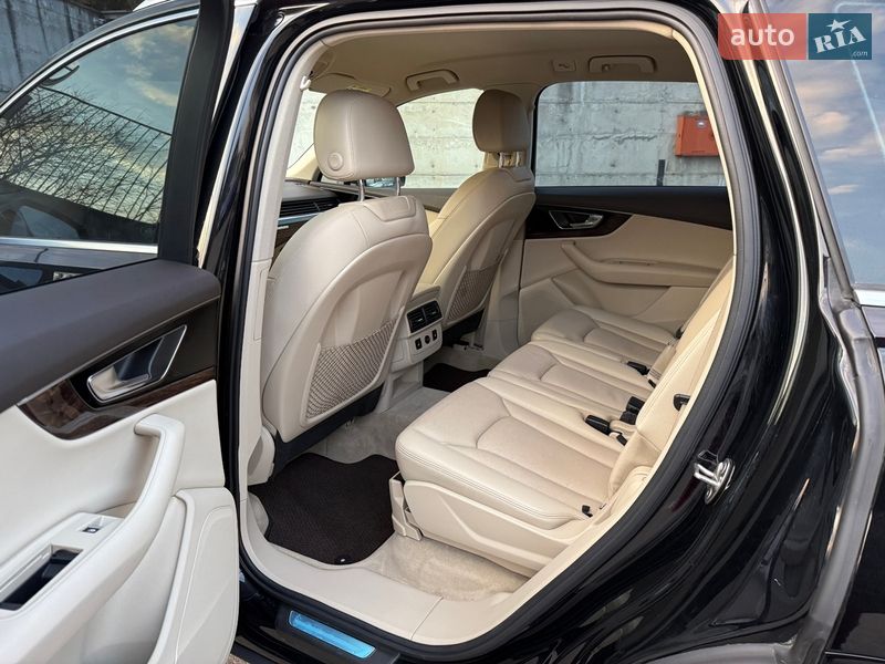 Внедорожник / Кроссовер Audi Q7 2015 в Ровно