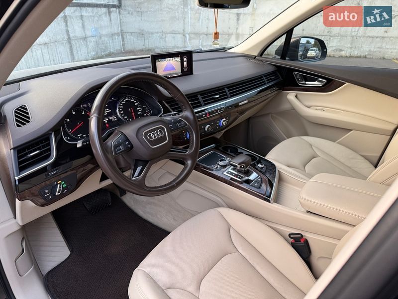 Внедорожник / Кроссовер Audi Q7 2015 в Ровно