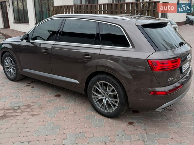 Позашляховик / Кросовер Audi Q7 2017 в Павлограді