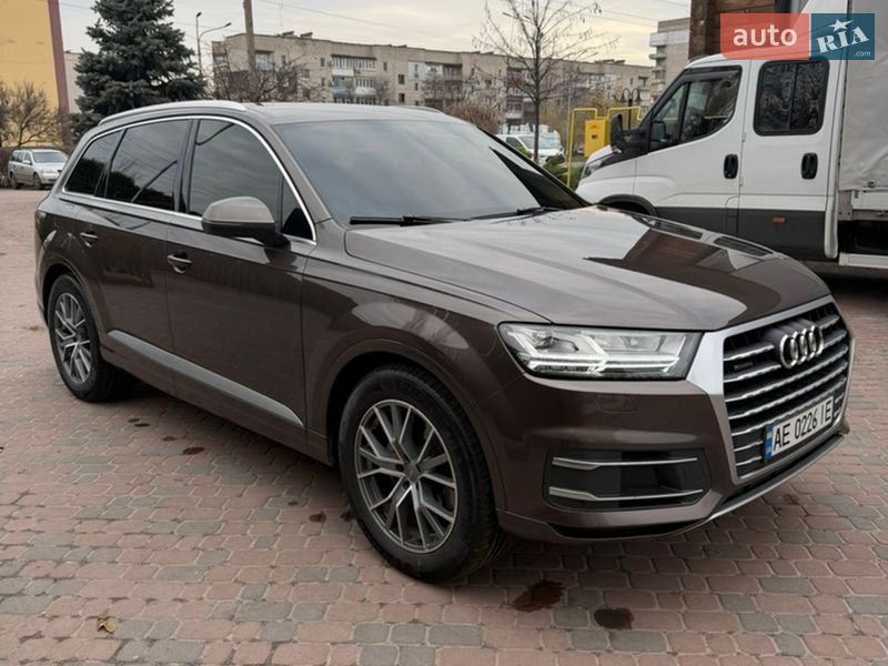 Позашляховик / Кросовер Audi Q7 2017 в Павлограді