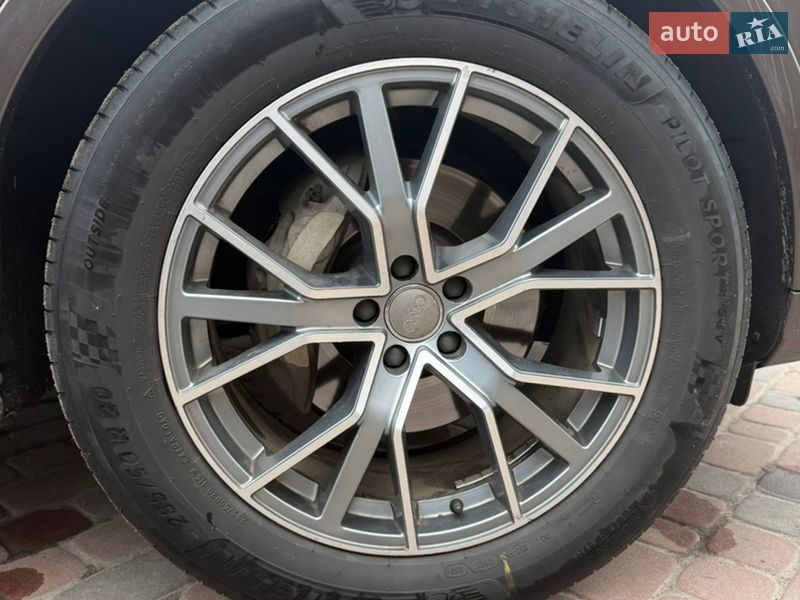 Позашляховик / Кросовер Audi Q7 2017 в Павлограді
